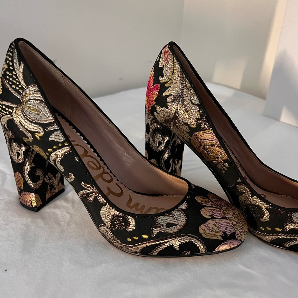 Sam Edelman Stillson round toe pump size 7